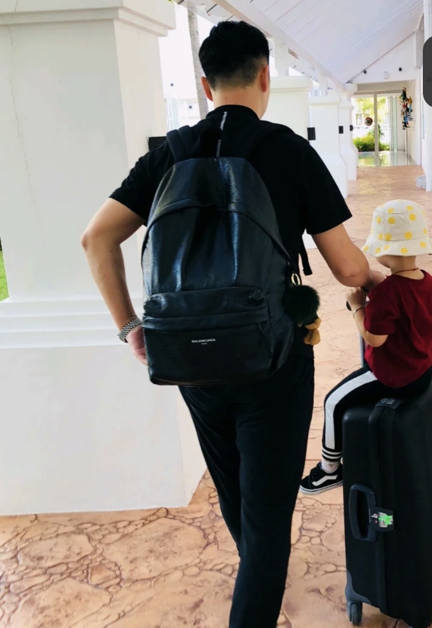 Balenciaga [Large upper body effect]