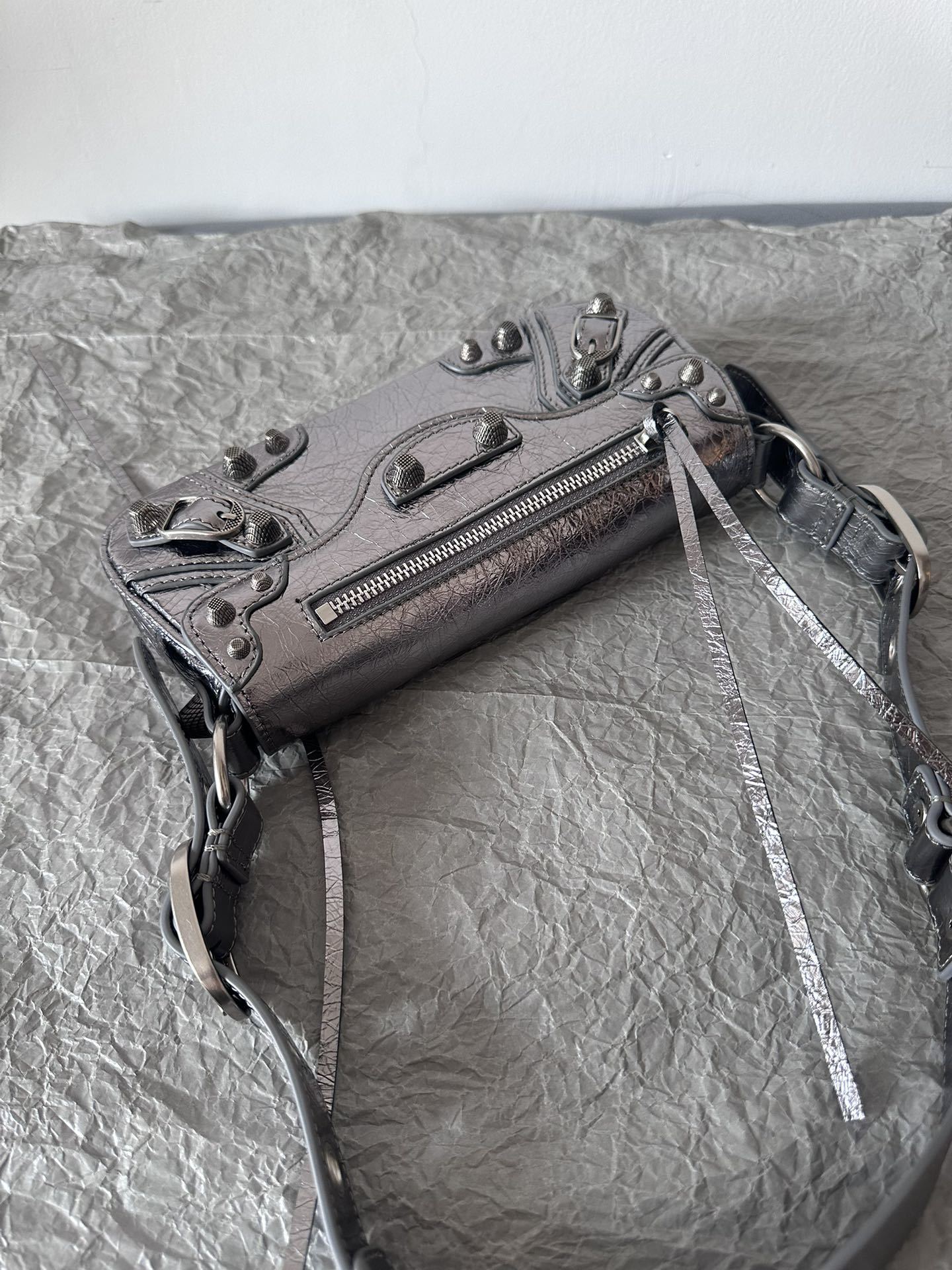 *24新品CagoleSlingXs银色Lecagole系列新款法棍包LeCagoleSlingBag手