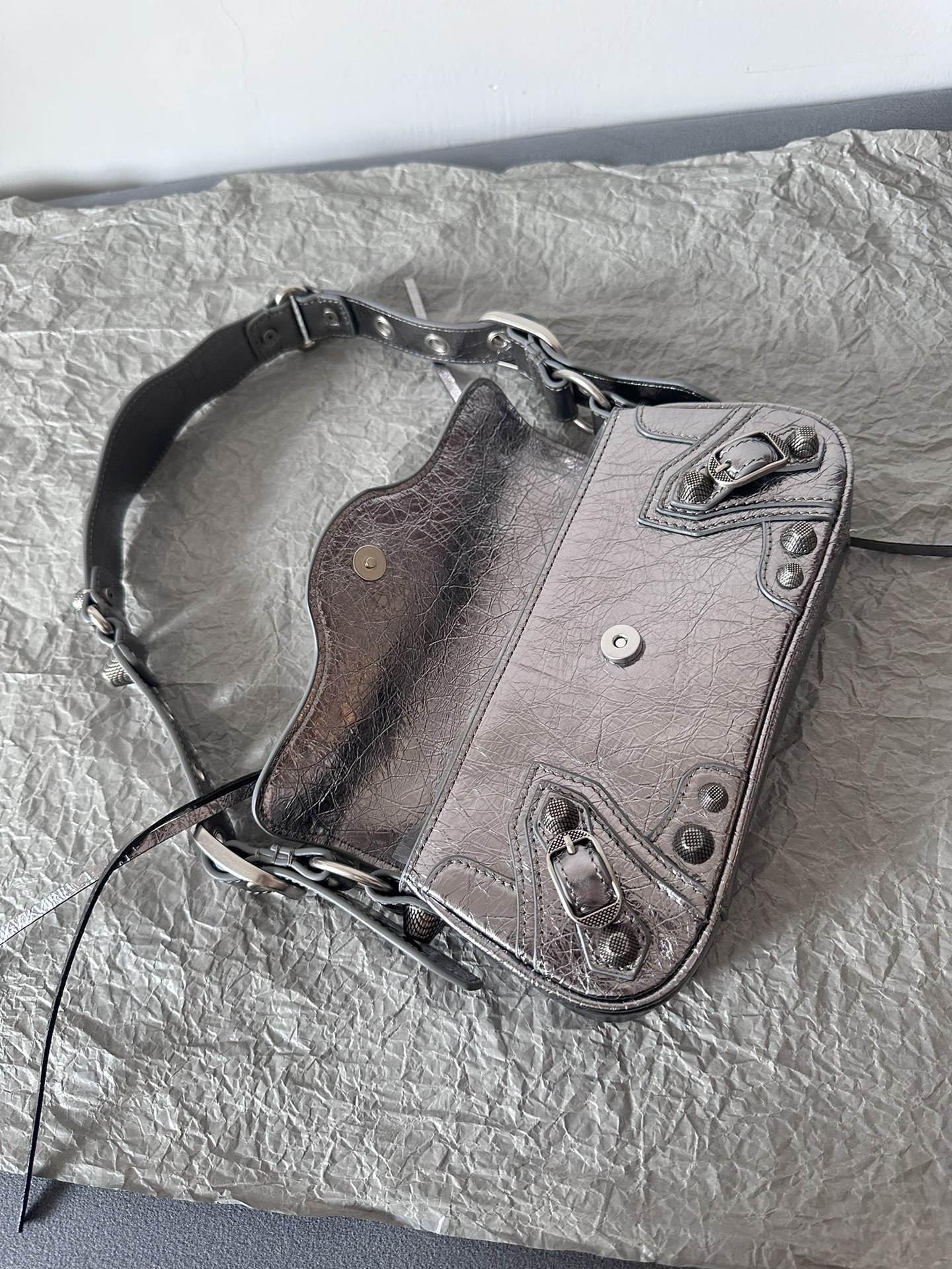 *24新品CagoleSlingXs银色Lecagole系列新款法棍包LeCagoleSlingBag手