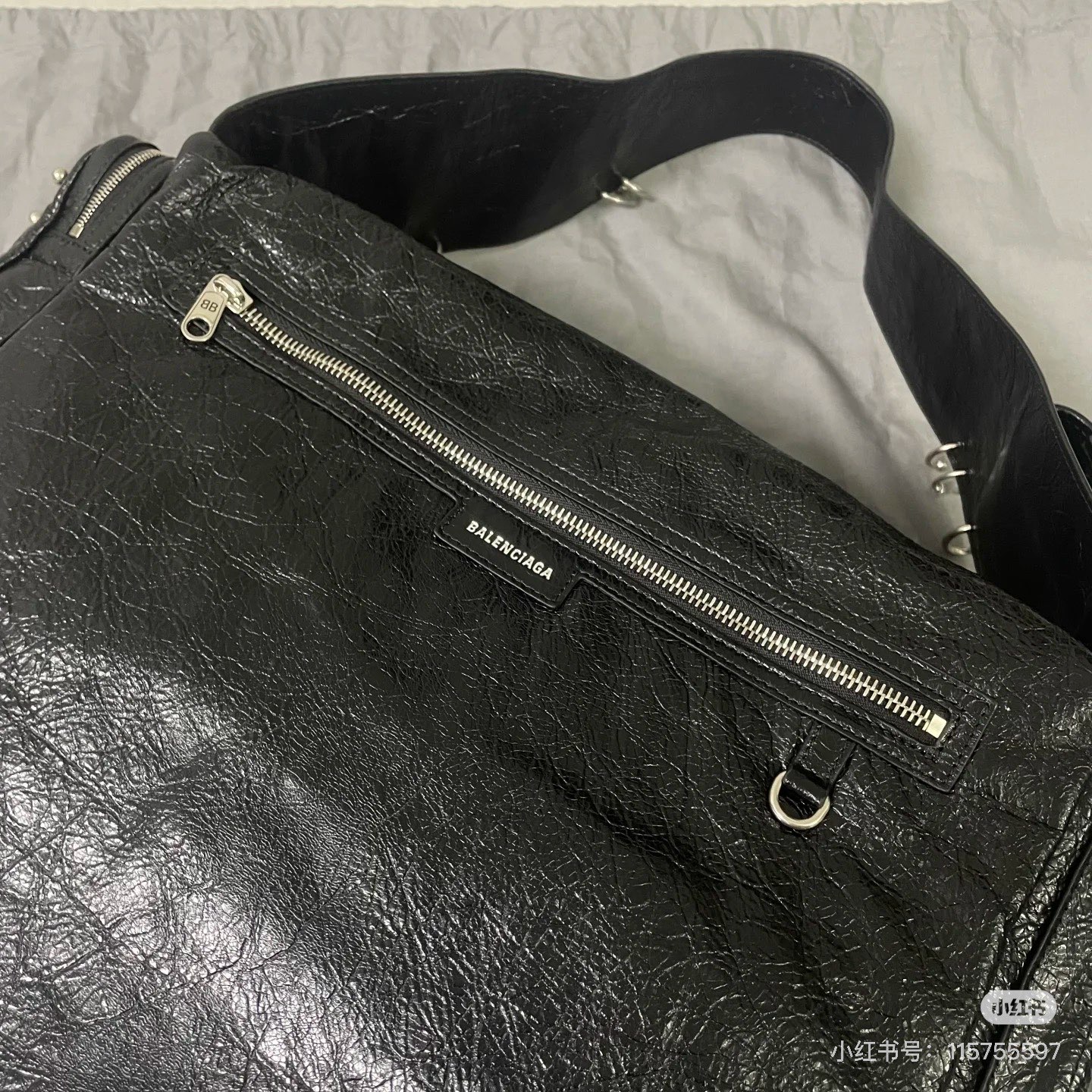 Balenciaga Style Black Leather Bag style reference detail image 4 from source 776300