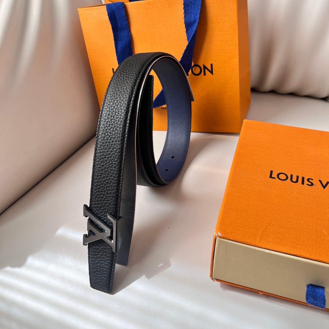 Louis Vuitton Men's Reversible Belt in Togo Leather with Palladium Buckle 6 o 1idegofn9bii74uar7eojh0o1m