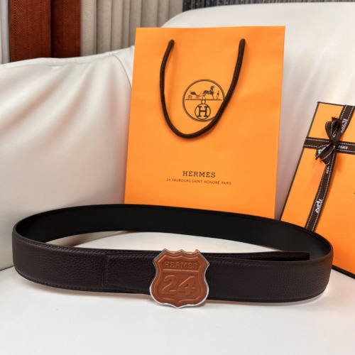 Elegante Cinturón de Cuero Hermès con Hebilla Distintiva '24' para Hombre 1 Elegante Cinturón de Cuero Hermès con Hebilla Distintiva '24' para Hombre