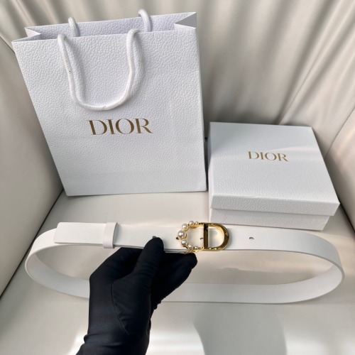 DIOR White Leather Belt with Pearl Buckle | Elegant Women's Fashion Belt 1 DIOR White Leather Belt with Pearl Buckle | Elegant Women's Fashion Belt