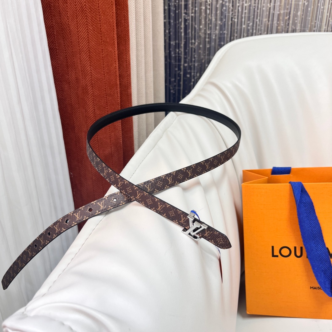 Louis Vuitton 1.5cm Reversible Monogram Belt,Adjustable,Timeless Design 10 o 1if1thntgcqo1fg61f8v24q2km4s