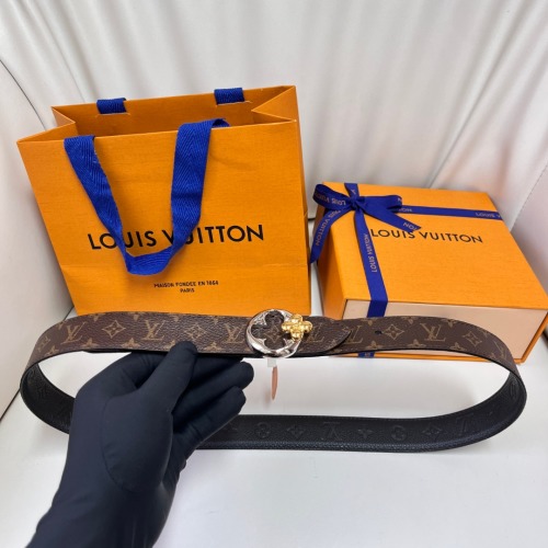 Louis Vuitton Ceinture Réversible avec Boucle Fleur en Acier Inoxydable 1 Louis Vuitton Ceinture Réversible avec Boucle Fleur en Acier Inoxydable