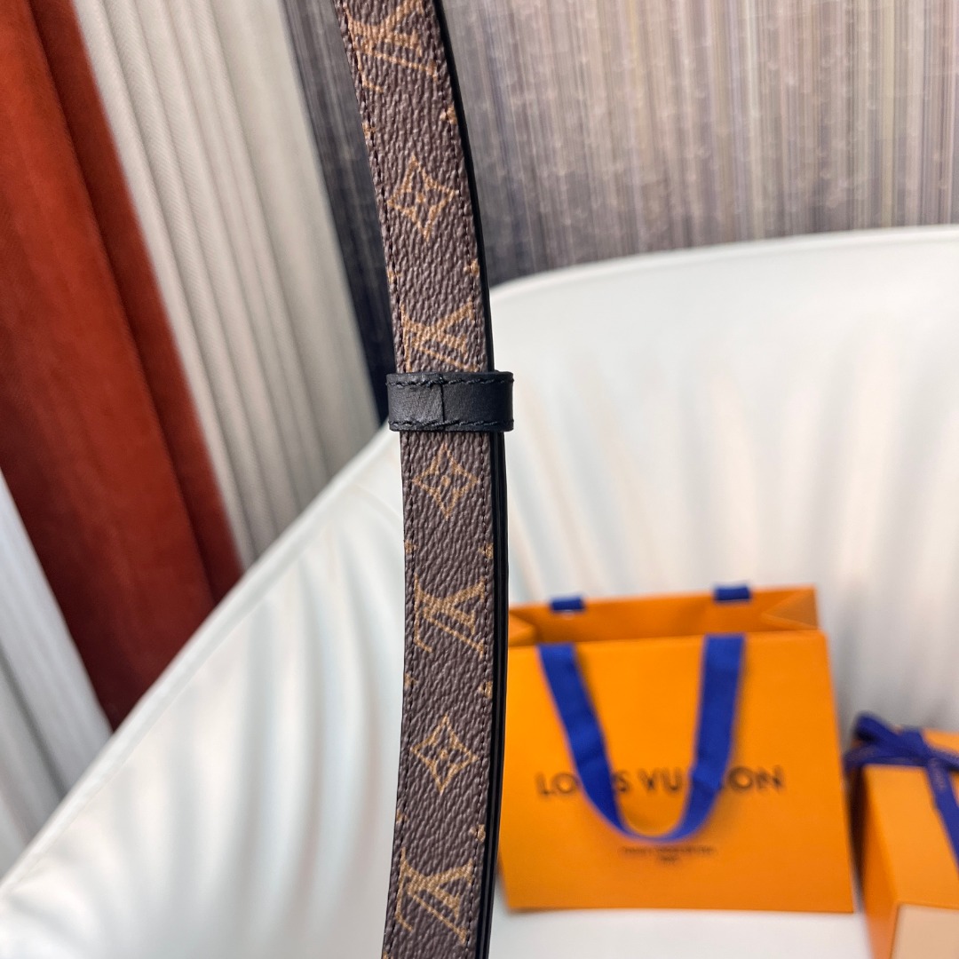 Louis Vuitton Women's Belt, 2cm Width, Adjustable, with Gift Packaging 4 o 1igb8oi7118ql1vpe1oajv72ejc4n