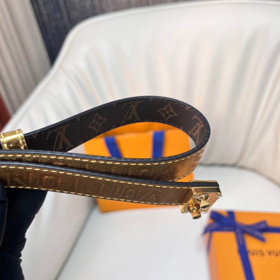 Louis Vuitton Women's Belt with Adjustable Buckle - Gold, 2.0cm Width 10 o 1igb91lv6jj75l41r7ql0l12us61