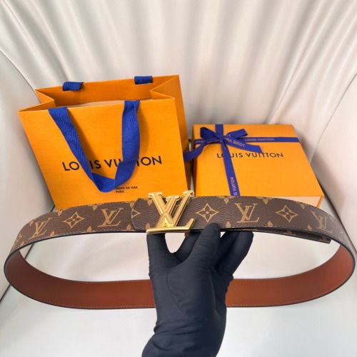 Louis Vuitton Riem met Monogram Canvas en Goudkleurige Gesp, 4 cm Breed 1 Louis Vuitton Riem met Monogram Canvas en Goudkleurige Gesp, 4 cm Breed