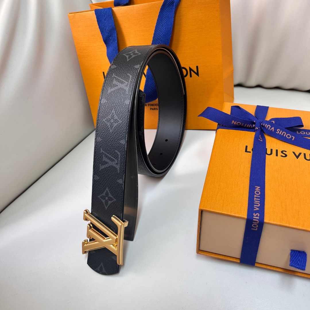 Louis Vuitton Reversible Monogram Canvas Belt with Gold Buckle, 4.0cm 6 o 1ih2e4j821hat12ik19uj1bd32qt38