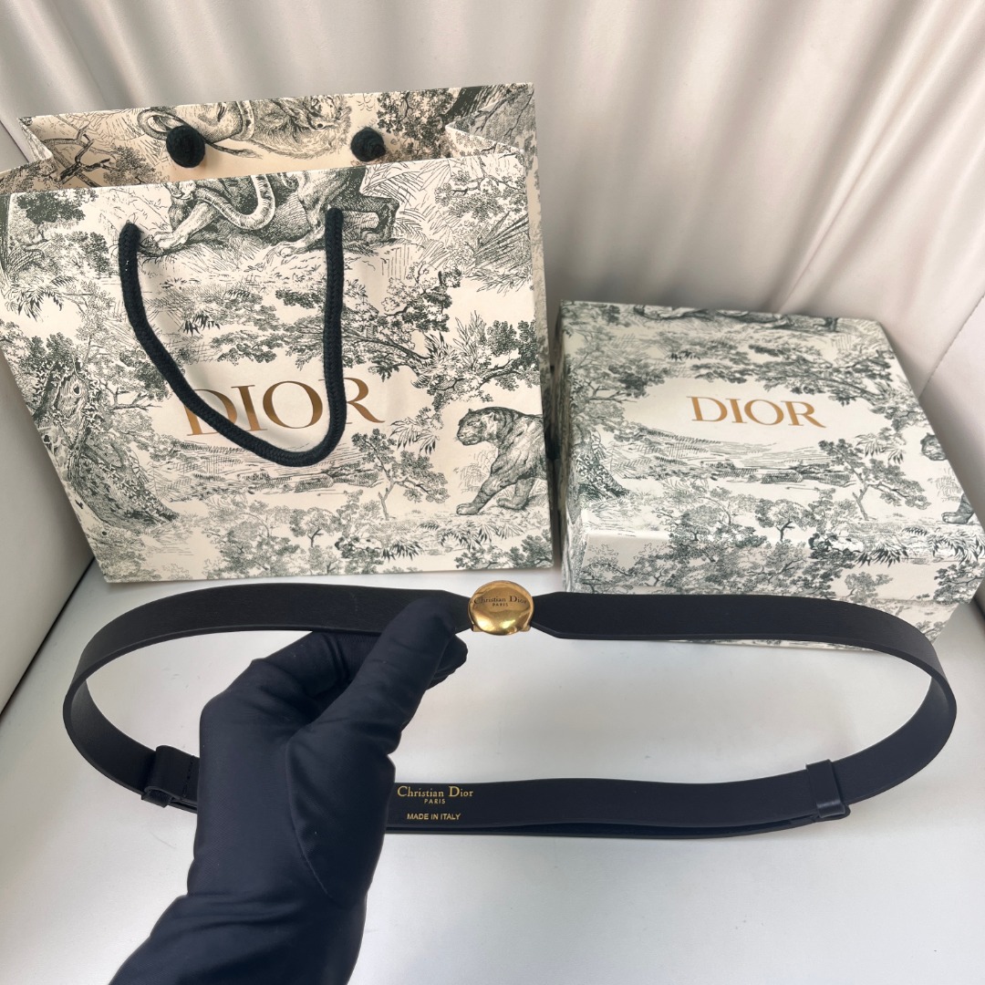Dior Women's 1.5cm Black Leather Belt with Gold-Tone Buckle
