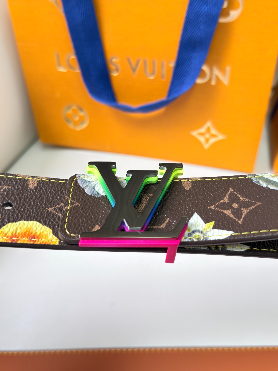 Ремень мужской Louis Vuitton с цветочным принтом