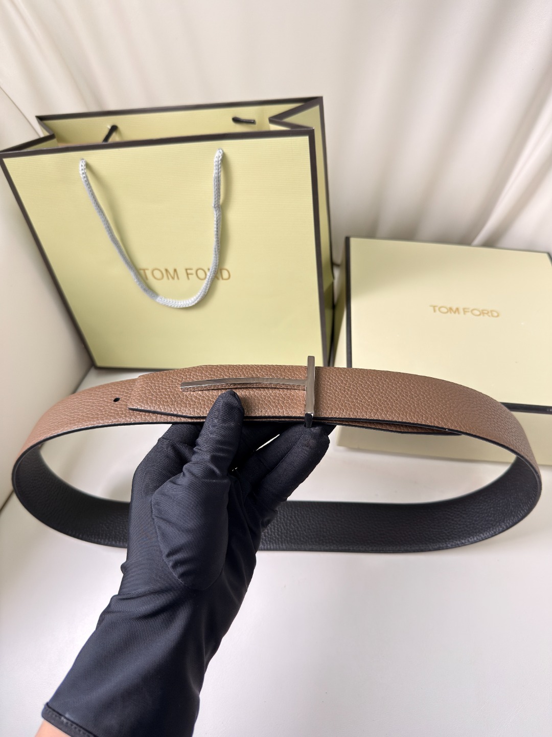 Мужской ремень TOM FORD кожаный двусторонний