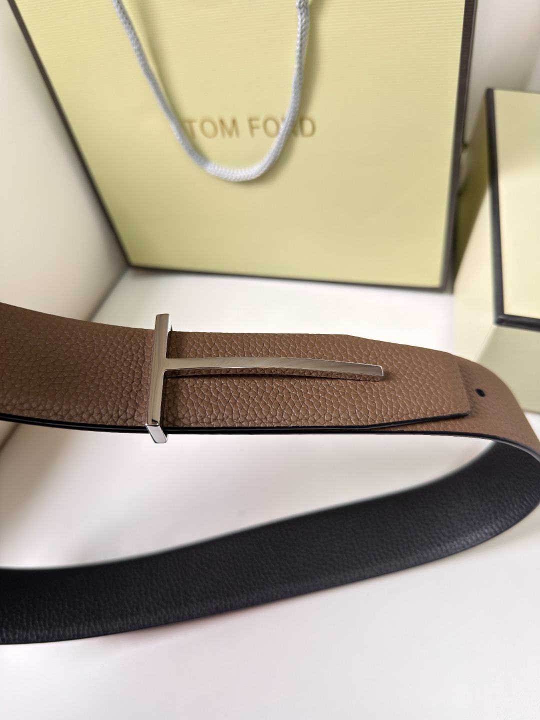 Мужской ремень TOM FORD кожаный двусторонний