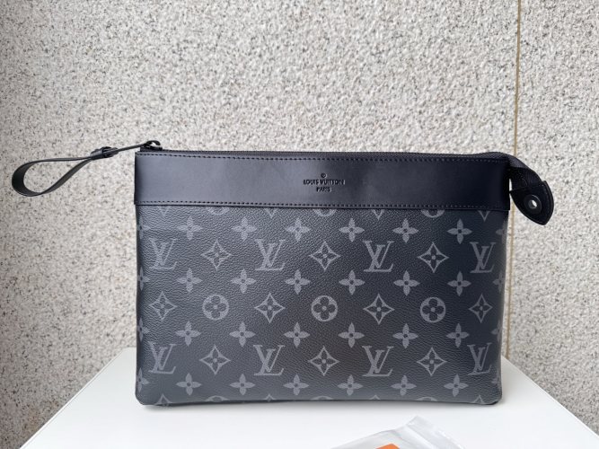 Louis Vuitton Monogram Eclipse Pochette Voyage Souple Clutch M82543 1 Louis Vuitton Monogram Eclipse Pochette Voyage Souple Clutch M82543