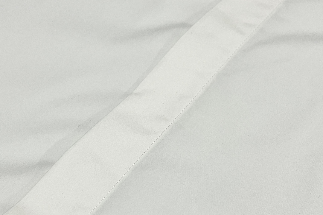 New LOWE Logo-Skin Pocket Long-Sleeve Shirt in Sizes M-3XL, Only $380 - 图片 9