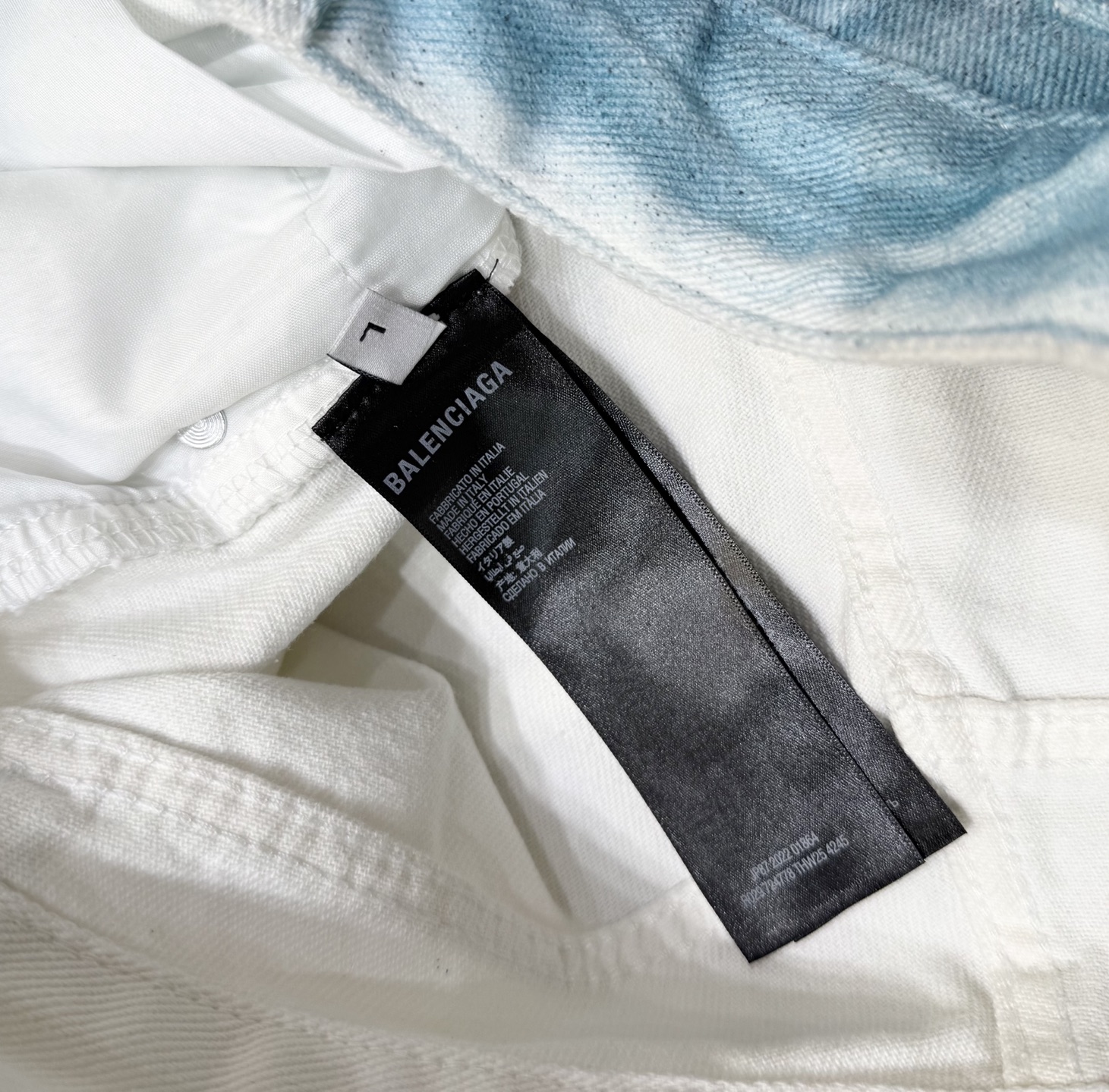Balenciaga 25FW Distressed Wide-Leg Jeans Spray-Paint Denim Pants 5 i1755338303145 8365 0 3
