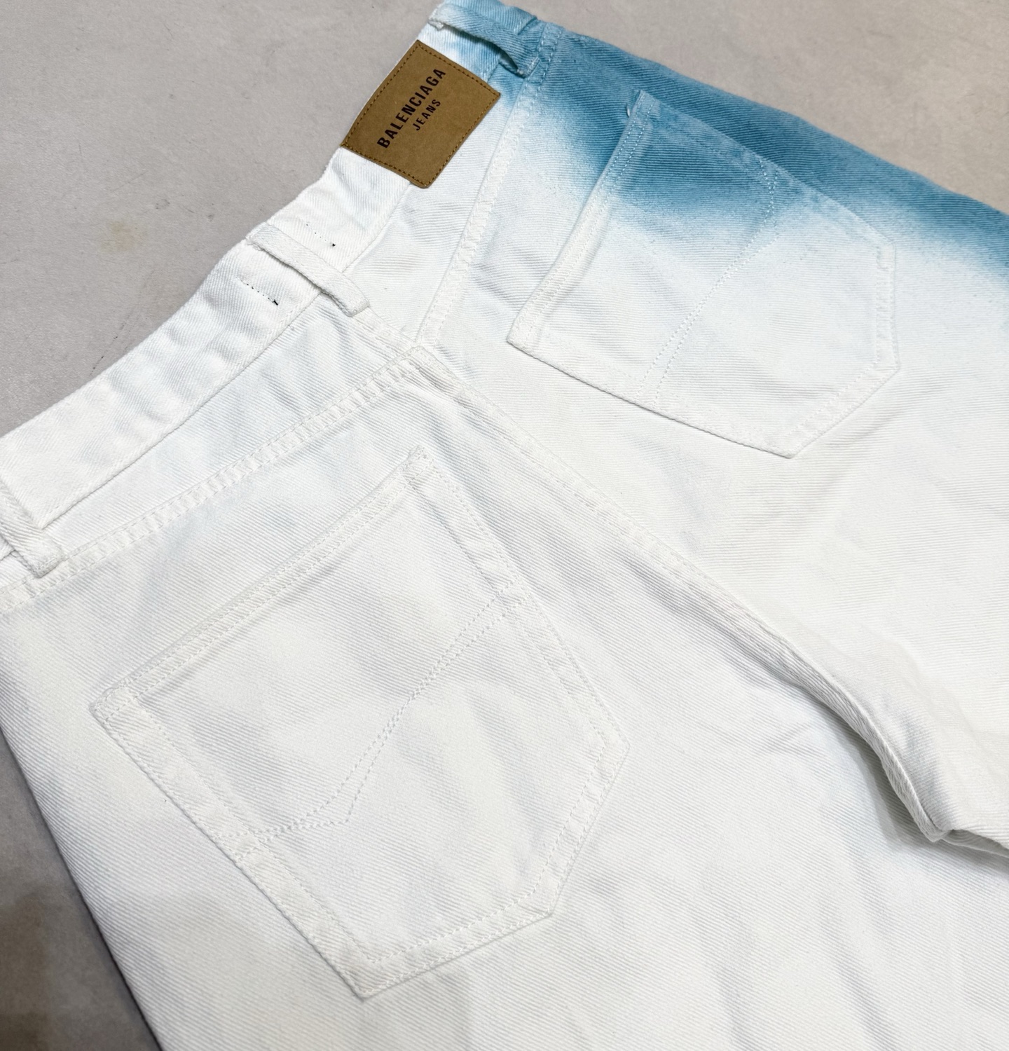 Balenciaga 25FW Distressed Wide-Leg Jeans Spray-Paint Denim Pants 9 i1755338307532 9860 0 7