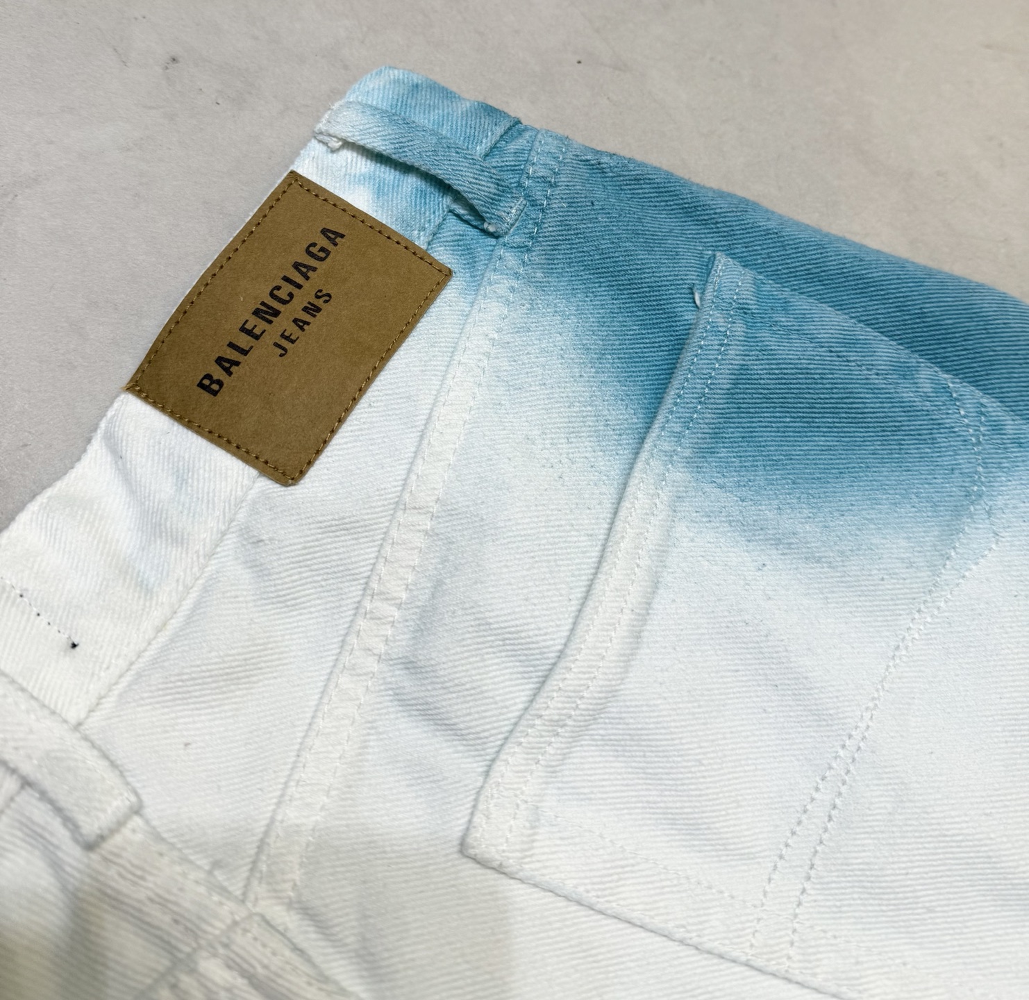 Balenciaga 25FW Distressed Wide-Leg Jeans Spray-Paint Denim Pants 8 i1755338307726 113 0 6