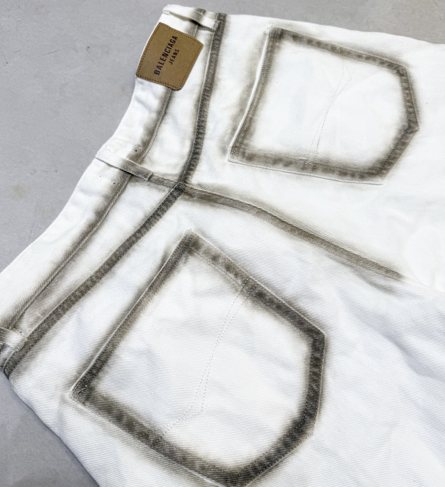 Balenciaga White Wide-Leg Jeans with Distressed Dyed Detailing 4 i1755347773813 8630 0 2