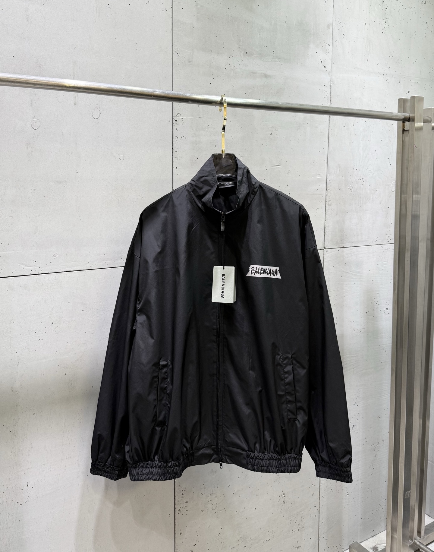 P240 BALENCIAGA versión alta 26SS chaqueta de manga larga de mezcla de algodón con estampado de goma, tela de nailon de…