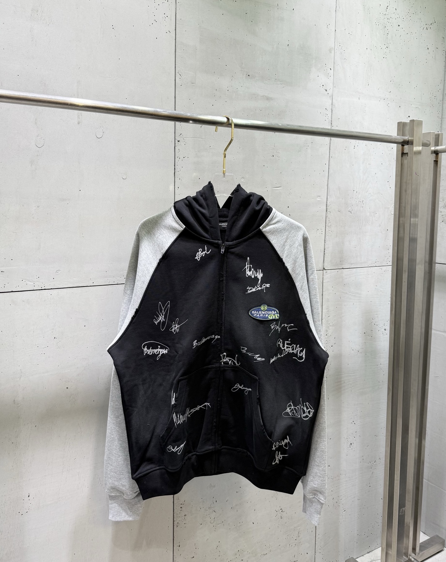 P245 BALENCIAGA versión alta 26 nueva sudadera con capucha y cremallera de manga raglán con estampado de firma y bordad…