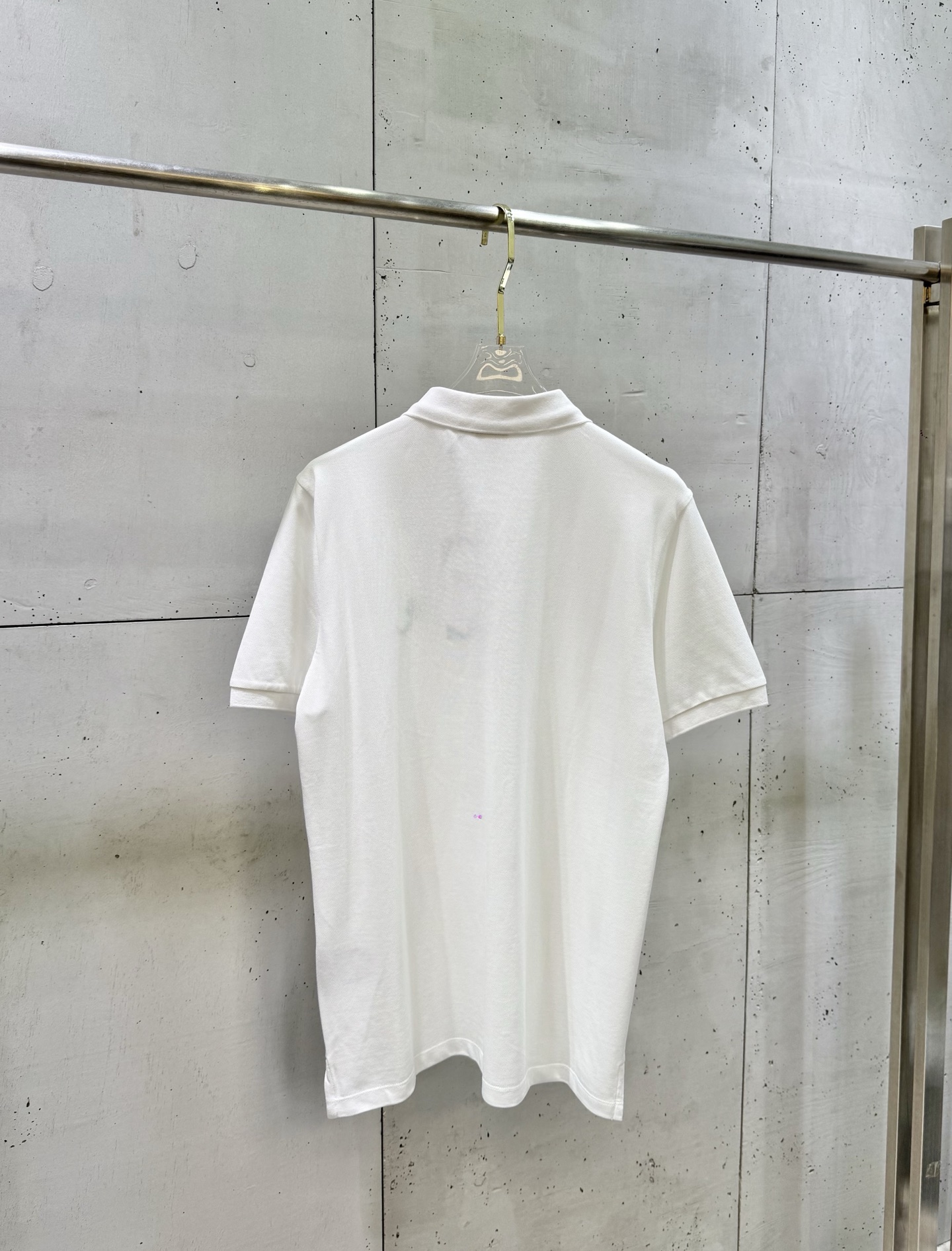 Dior Dior迪奥 SS26 四叶草刺绣珍珠贝母扣短袖翻领Polo衫