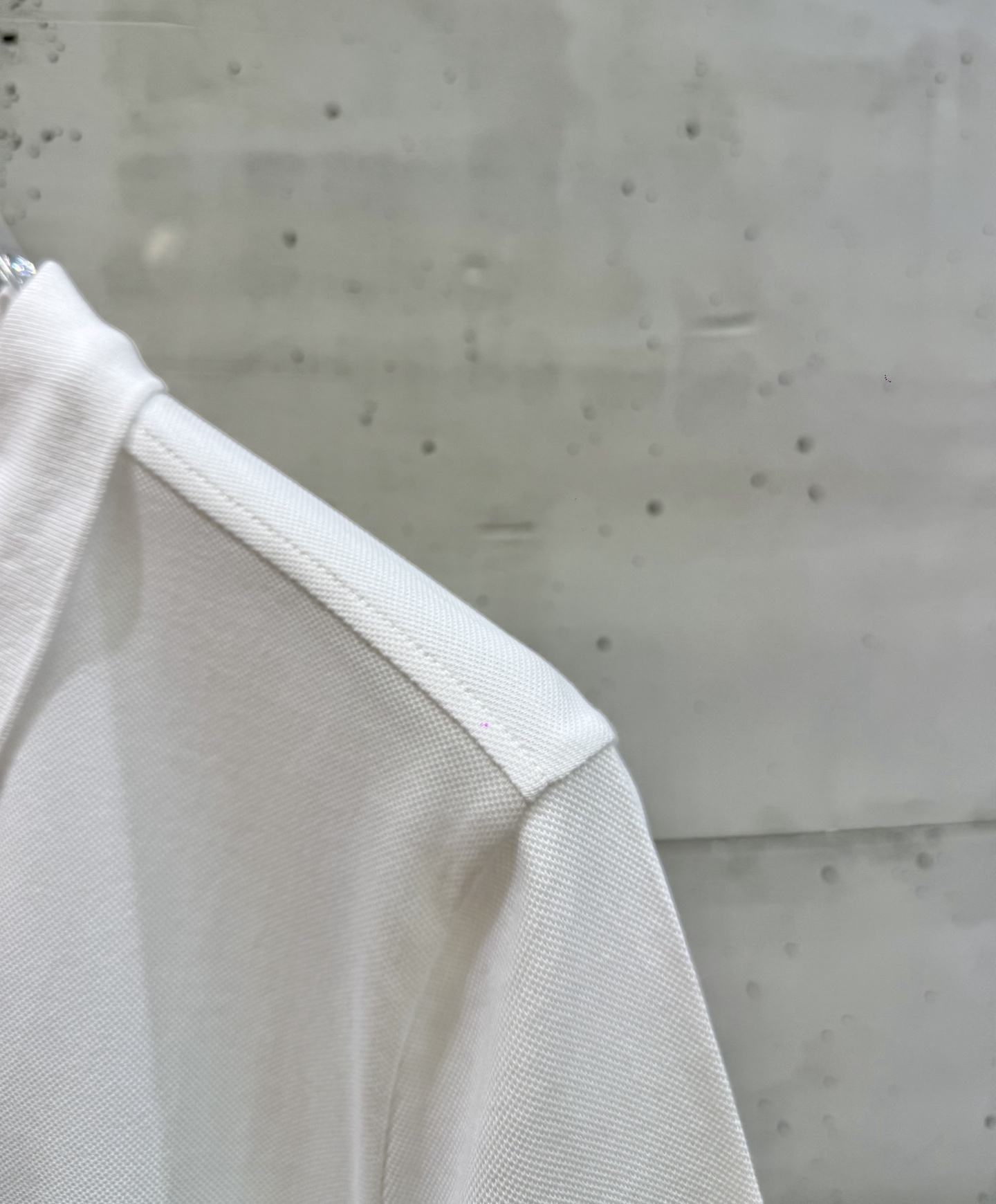 Dior Dior迪奥 SS26 四叶草刺绣珍珠贝母扣短袖翻领Polo衫