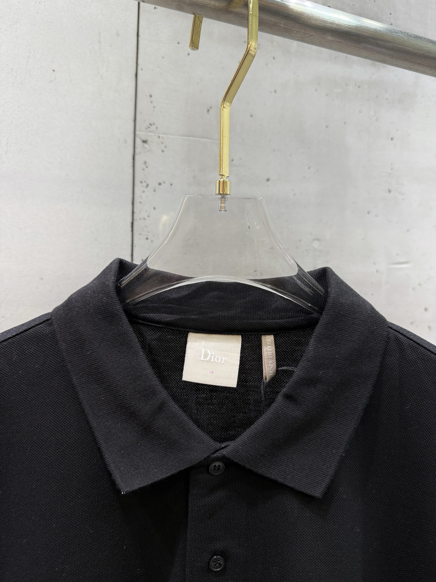 Dior Dior迪奥 SS26 四叶草刺绣珍珠贝母扣短袖翻领Polo衫