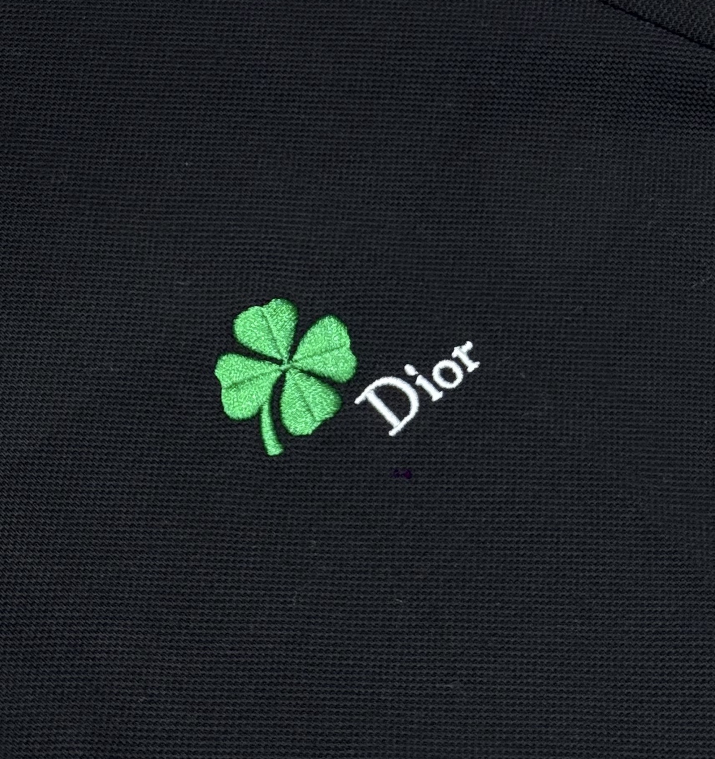 Dior Dior迪奥 SS26 四叶草刺绣珍珠贝母扣短袖翻领Polo衫