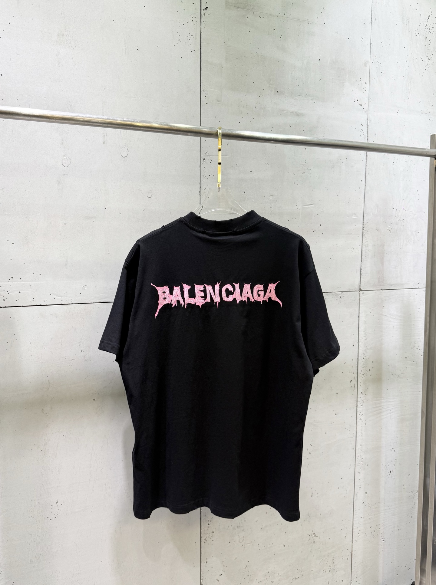 Balenciaga Balenciaga巴黎世家 26ss新款 徽标LOGO火焰梵文粉色融化字母刺绣圆领短袖T恤