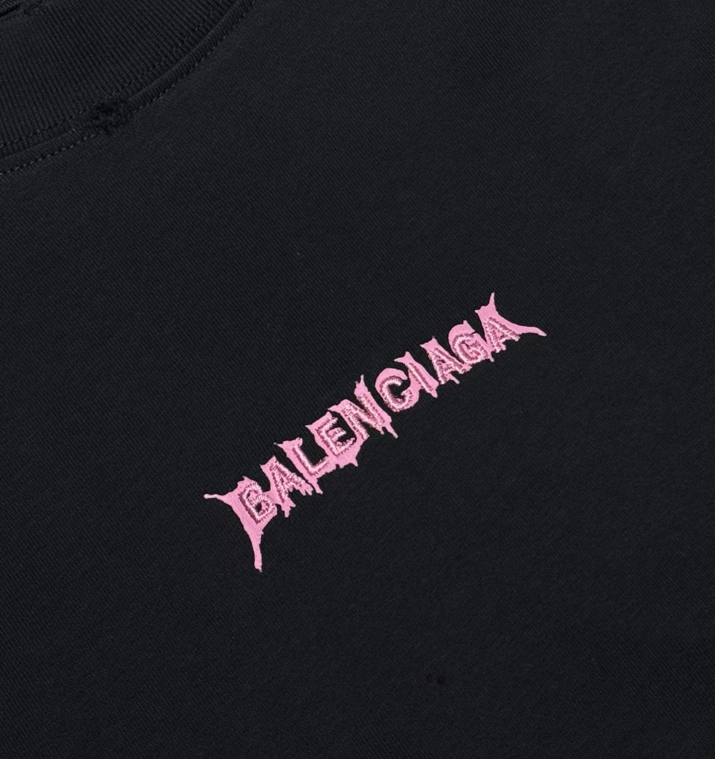 Balenciaga Balenciaga巴黎世家 26ss新款 徽标LOGO火焰梵文粉色融化字母刺绣圆领短袖T恤