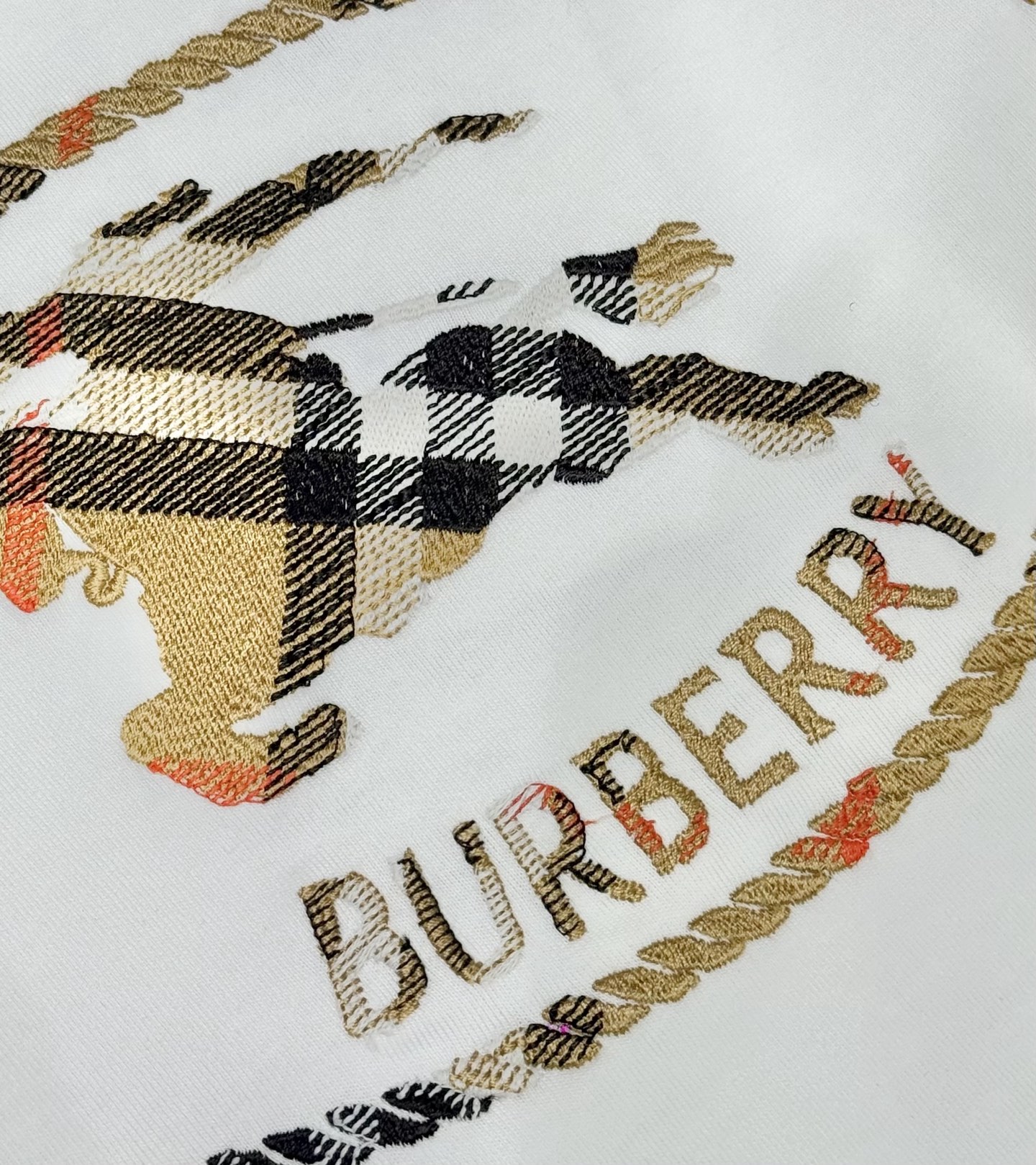 Burberry Burberr巴宝莉 SS26 格纹骑士马术印章刺绣圆领短袖T恤