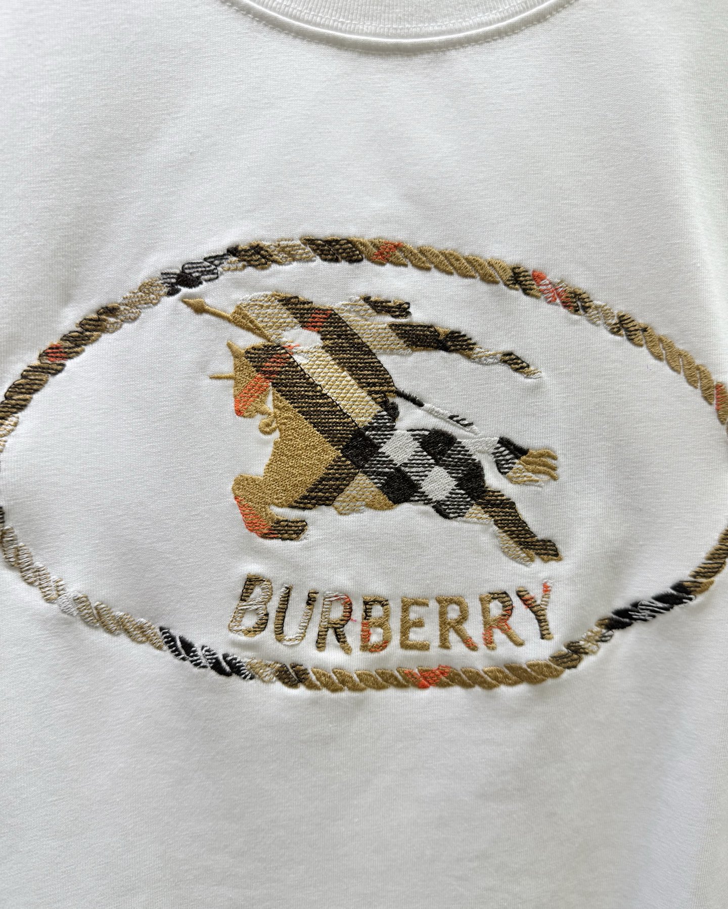 Burberry Burberr巴宝莉 SS26 格纹骑士马术印章刺绣圆领短袖T恤