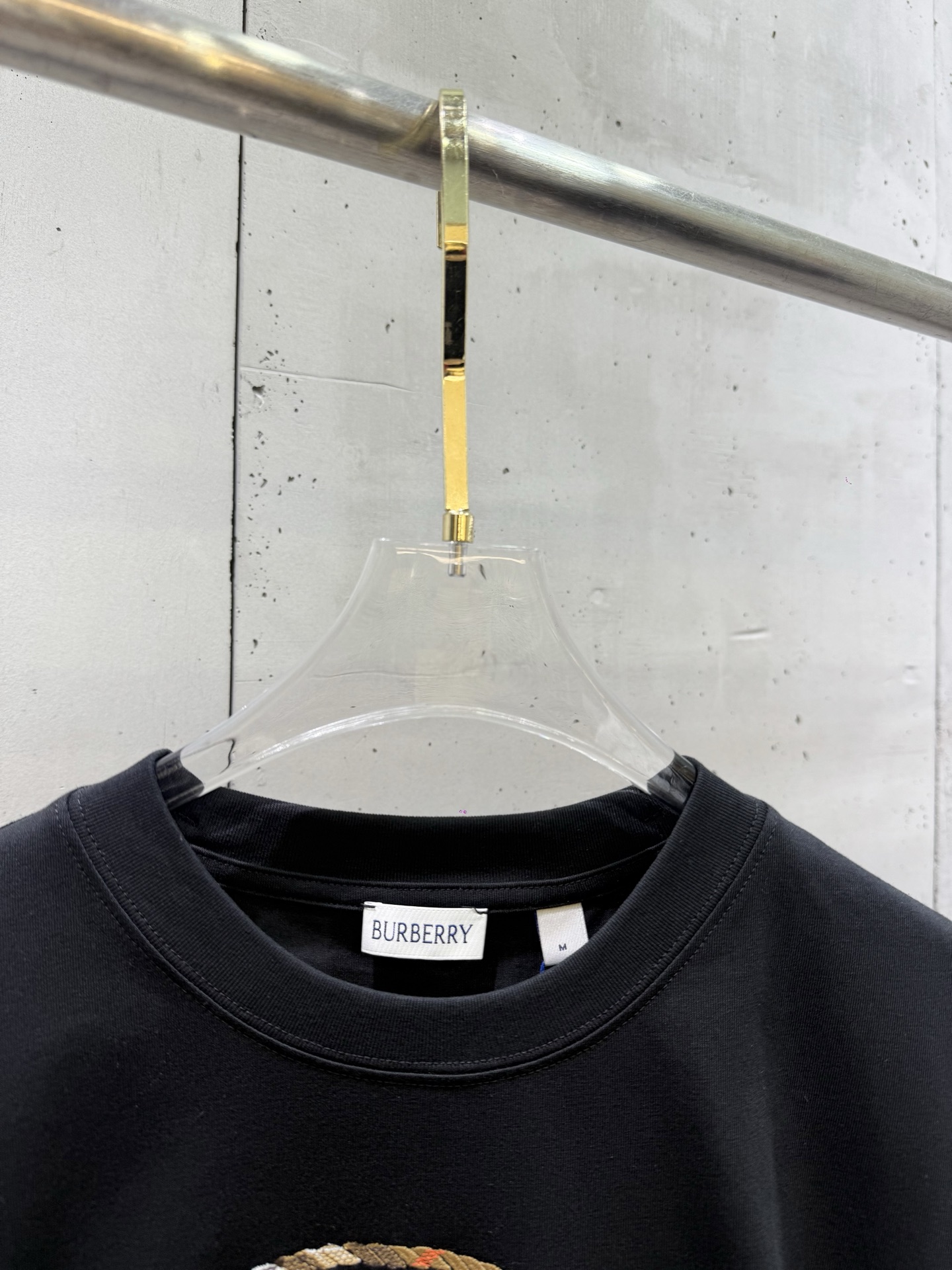 Burberry Burberr巴宝莉 SS26 格纹骑士马术印章刺绣圆领短袖T恤