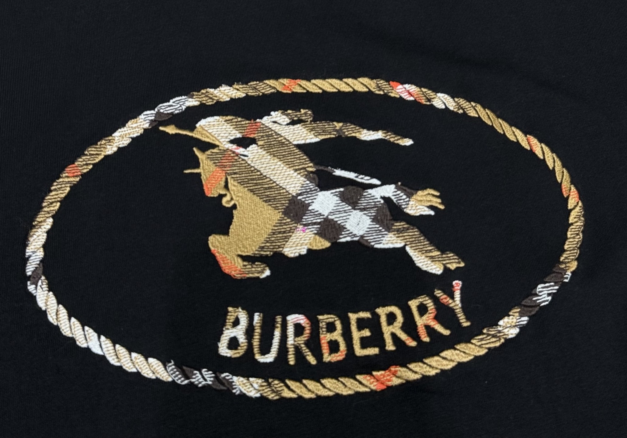 Burberry Burberr巴宝莉 SS26 格纹骑士马术印章刺绣圆领短袖T恤