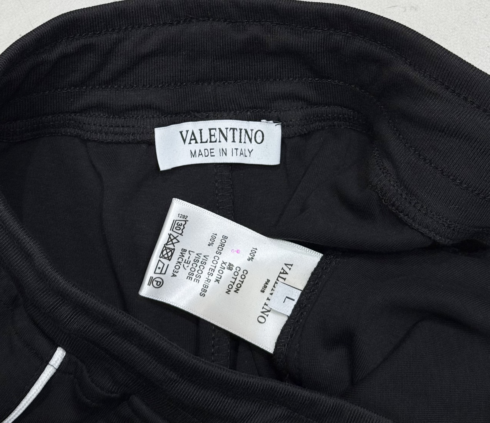 Valentino Classic Handcrafted Luxury Leather Shoulder Bag Ref 9