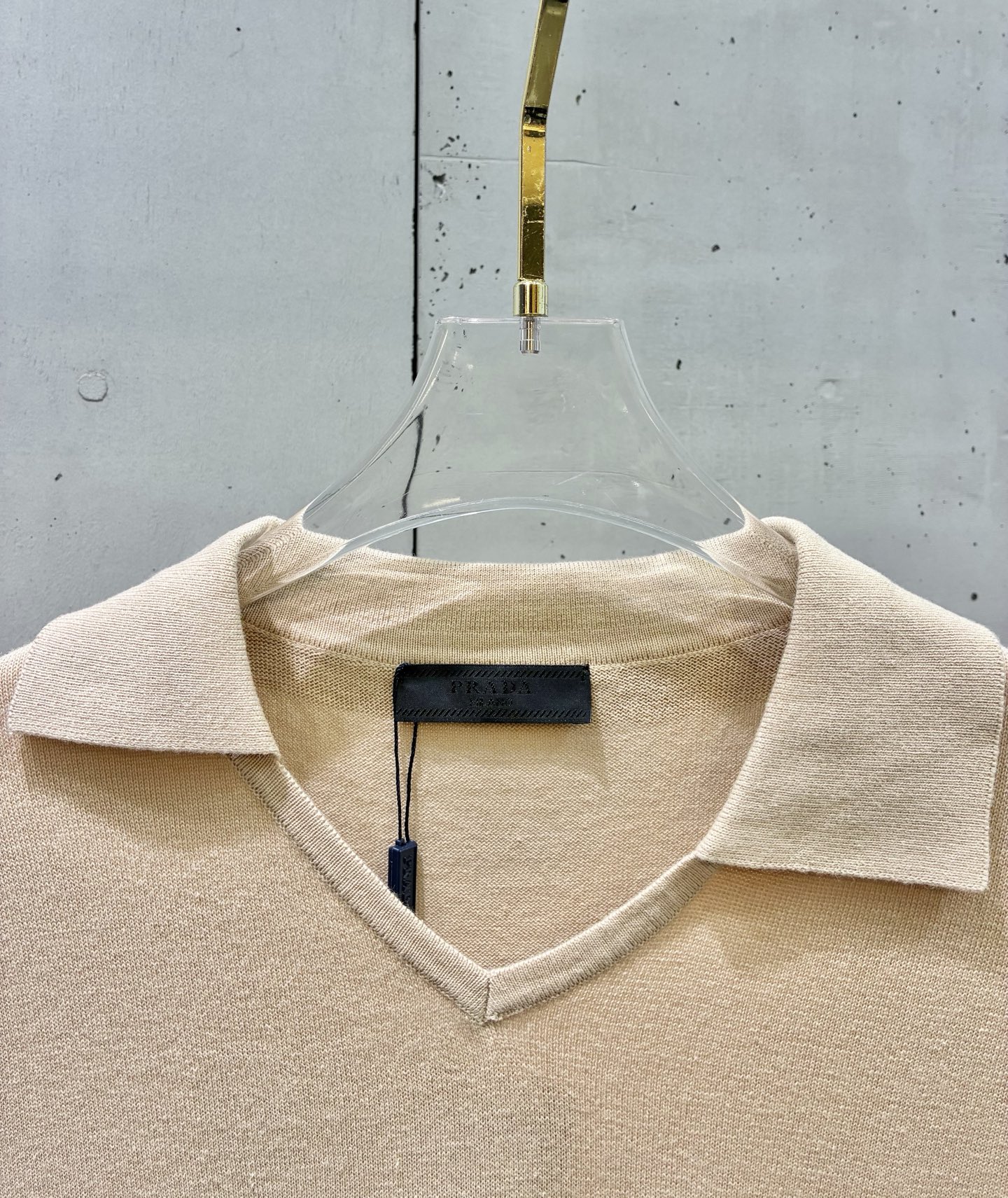Prada Prad普拉达 26ss V领老钱风POL衫