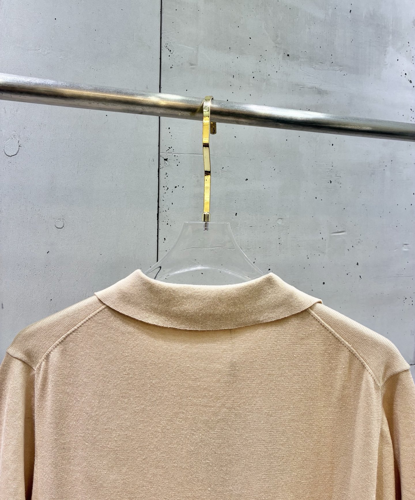 Prada Prad普拉达 26ss V领老钱风POL衫