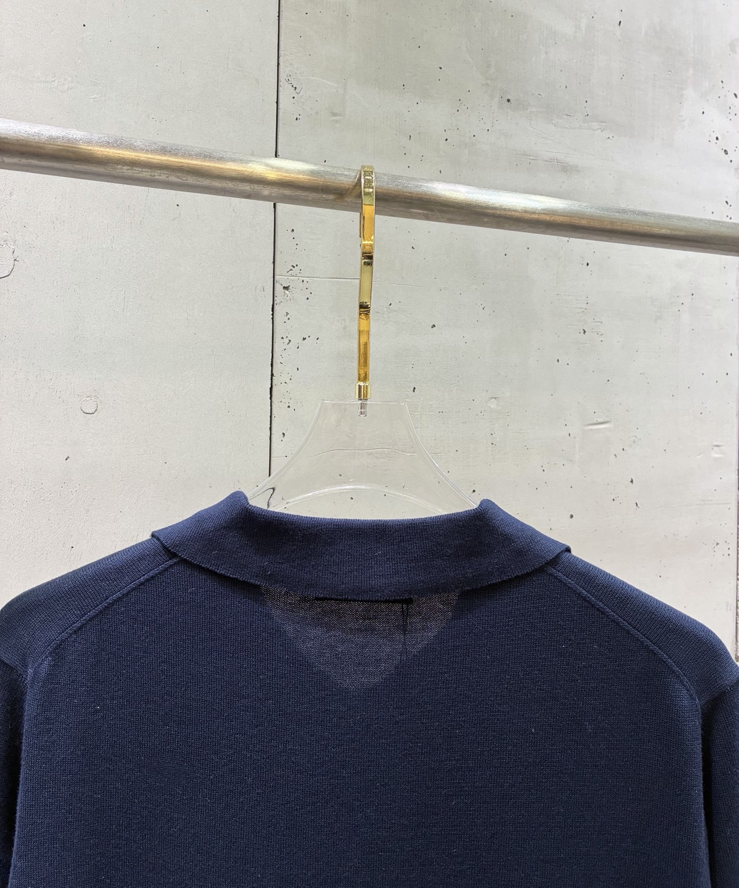 Prada Prad普拉达 26ss V领老钱风POL衫