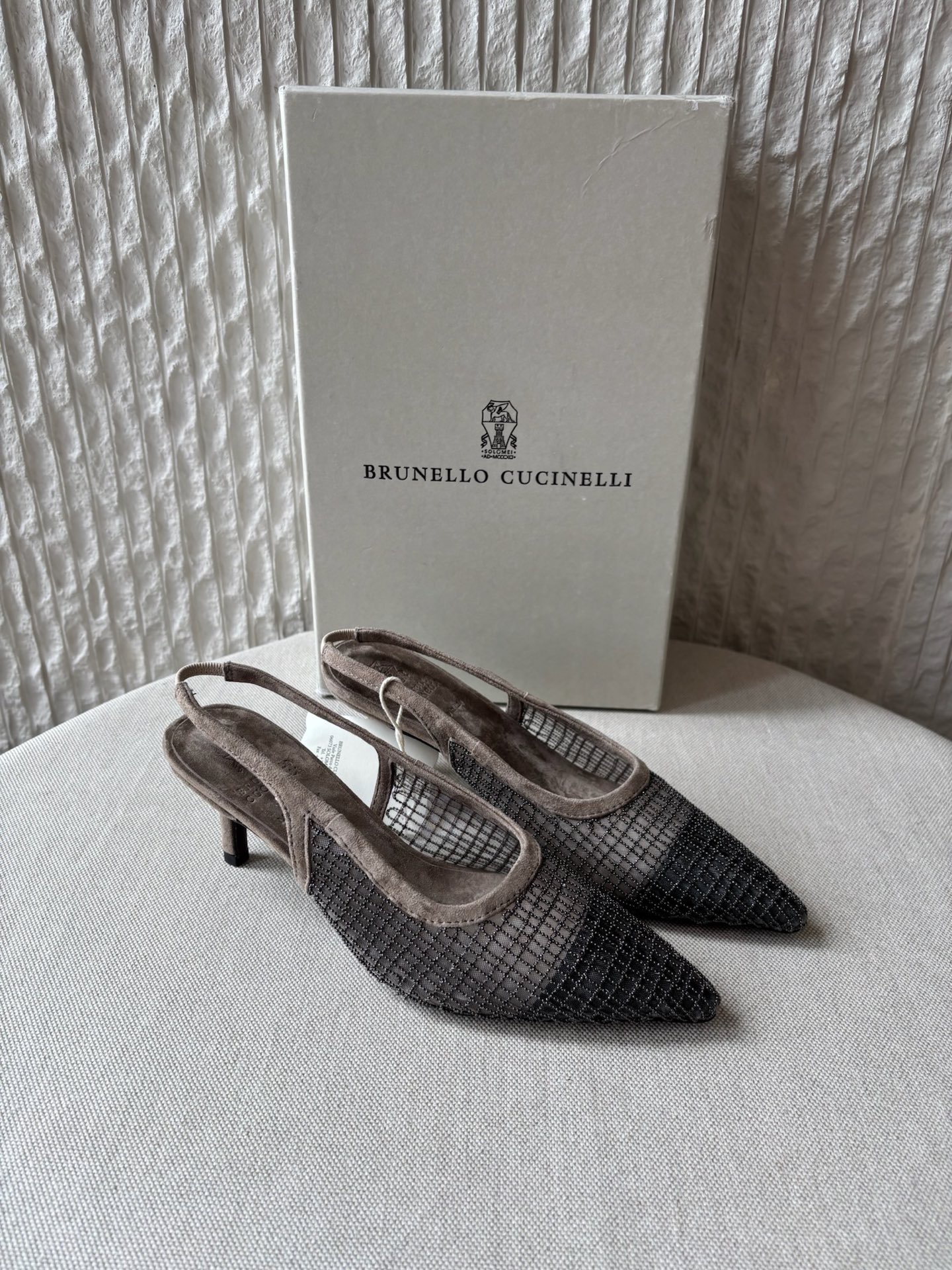 Brunello Cucinelli Женские серые сетчатые сандалии
