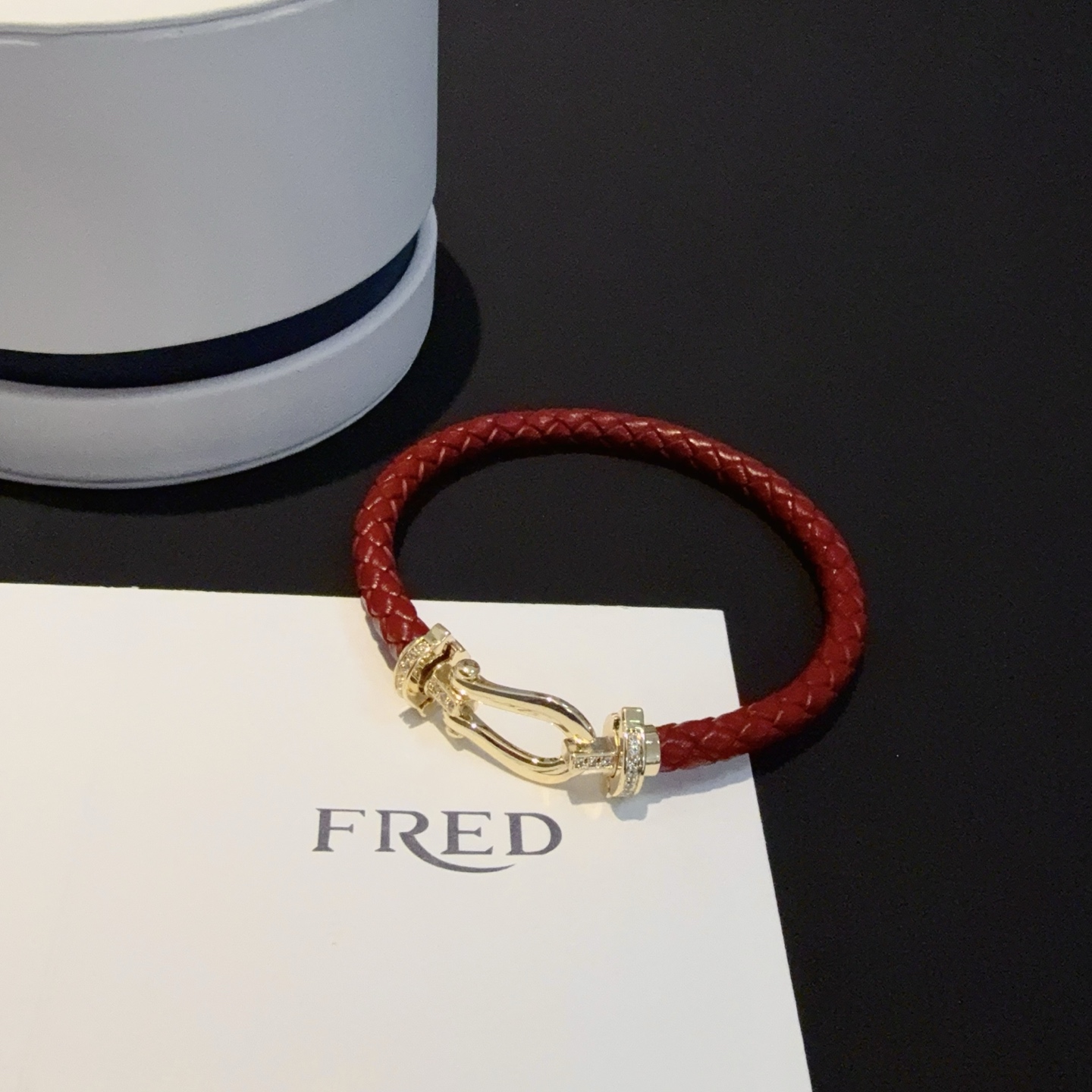 Trendy Hoof-Button Bracelets: FRED FREAD FREED Collection Overview - 图片 4