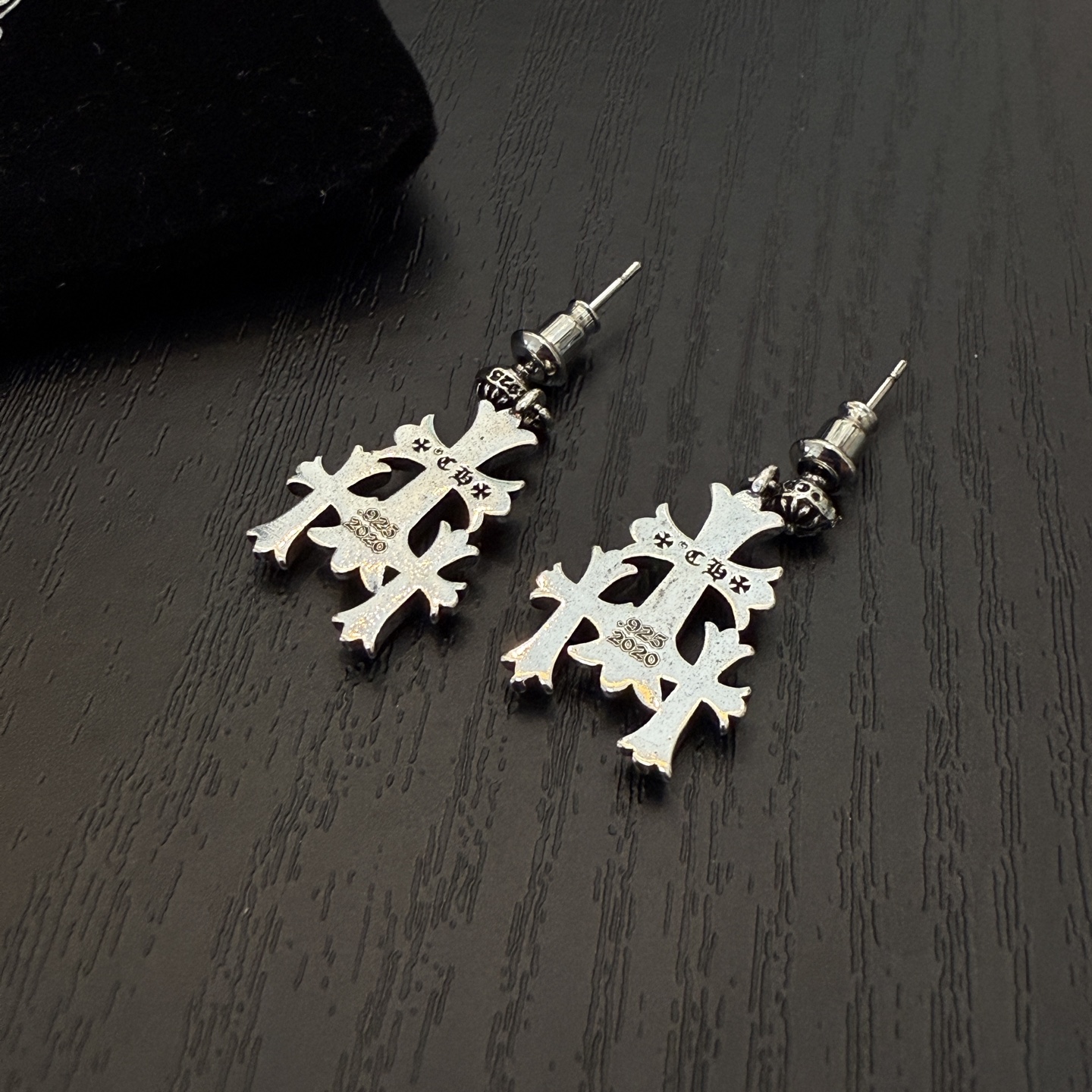  新款  【专柜品质】Chrome Hearts ❤️  克罗心十字镶钻耳钉   进口电镀工艺 精工  