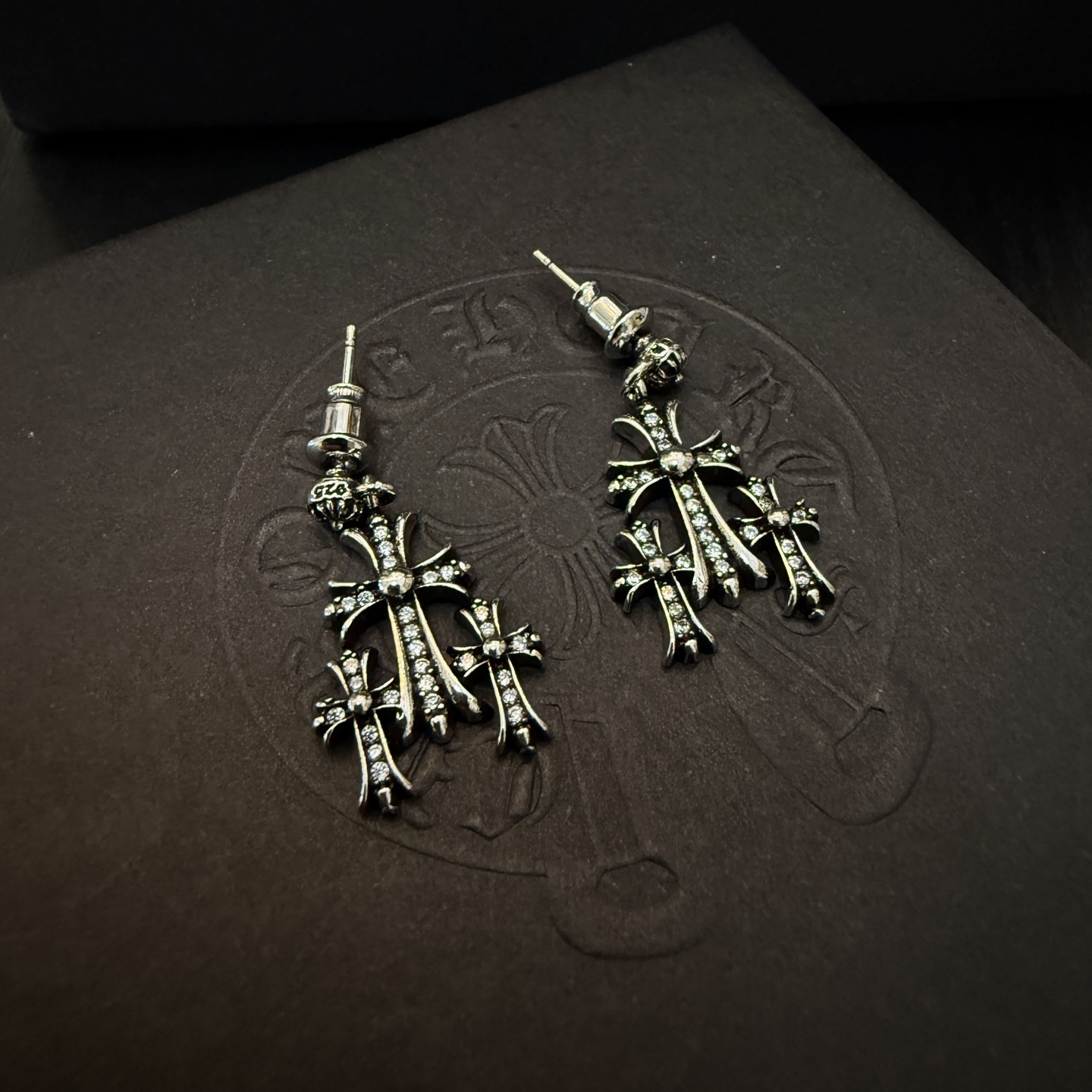  新款  【专柜品质】Chrome Hearts ❤️  克罗心十字镶钻耳钉   进口电镀工艺 精工  