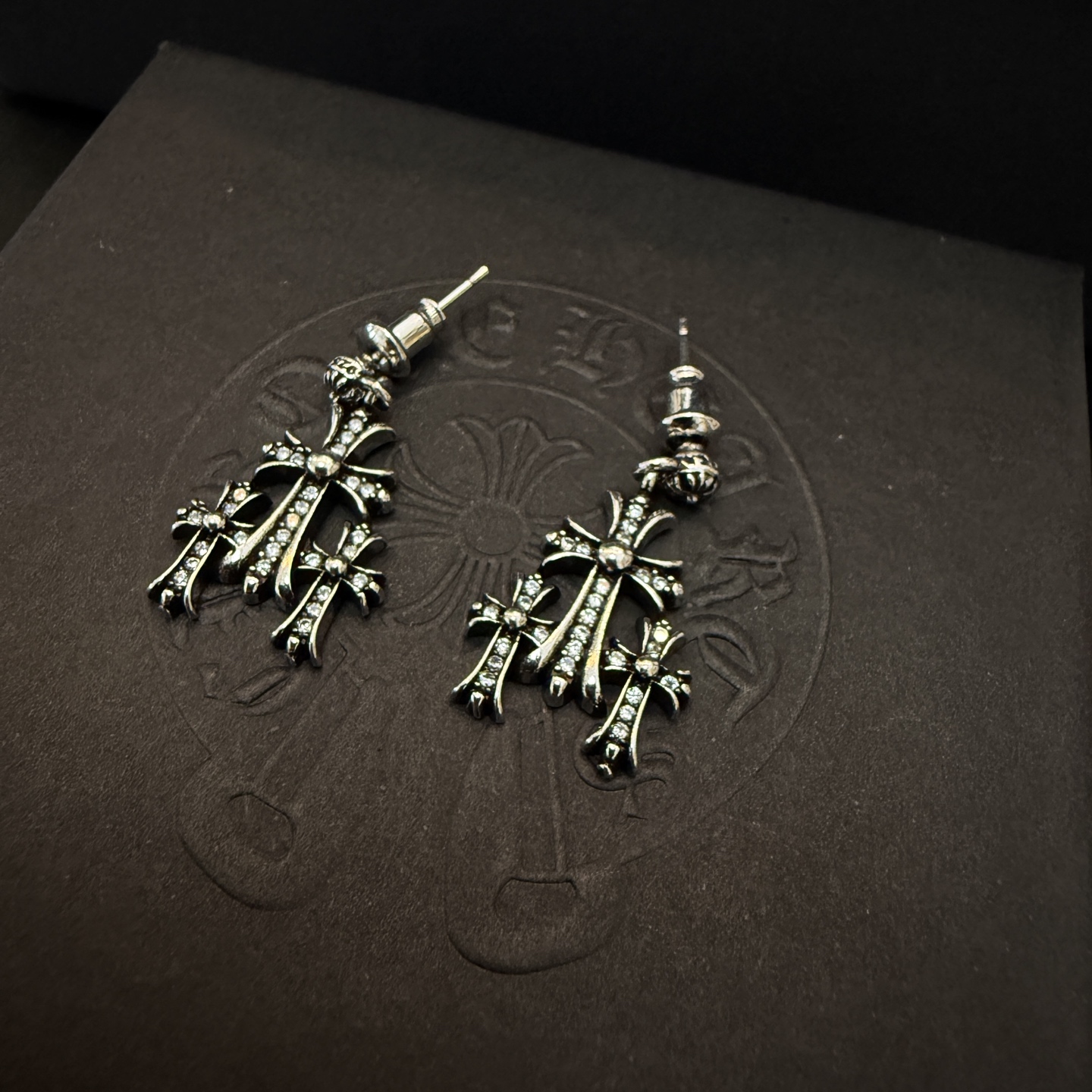  新款  【专柜品质】Chrome Hearts ❤️  克罗心十字镶钻耳钉   进口电镀工艺 精工  