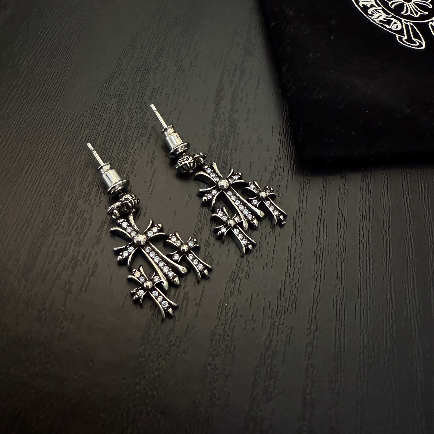  新款  【专柜品质】Chrome Hearts ❤️  克罗心十字镶钻耳钉   进口电镀工艺 精工  
