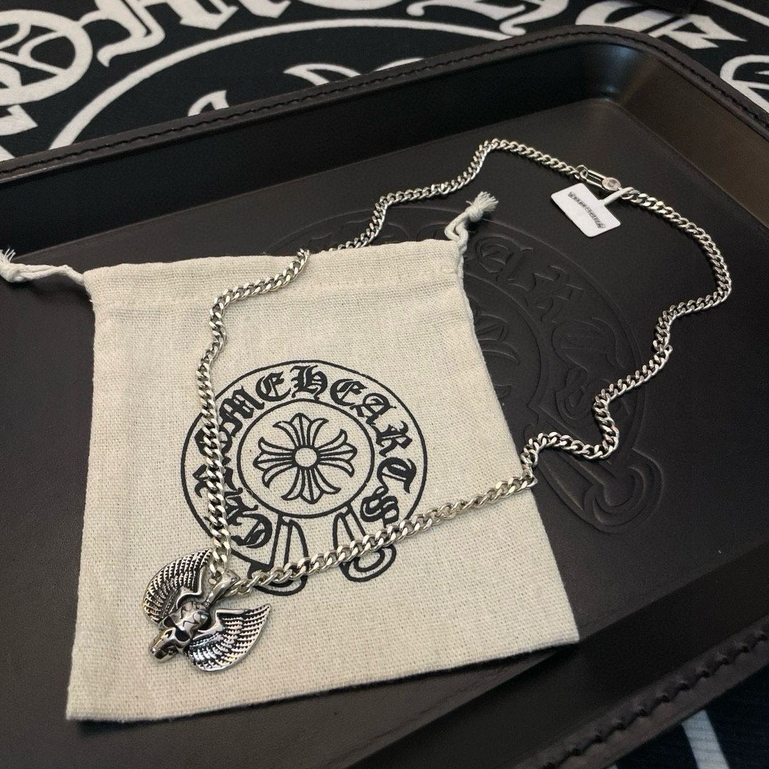   新款【专柜品质】Chrome Hearts克罗心 经典复古项链 骷髅头翅膀吊坠 凹凸造型不同的花纹设