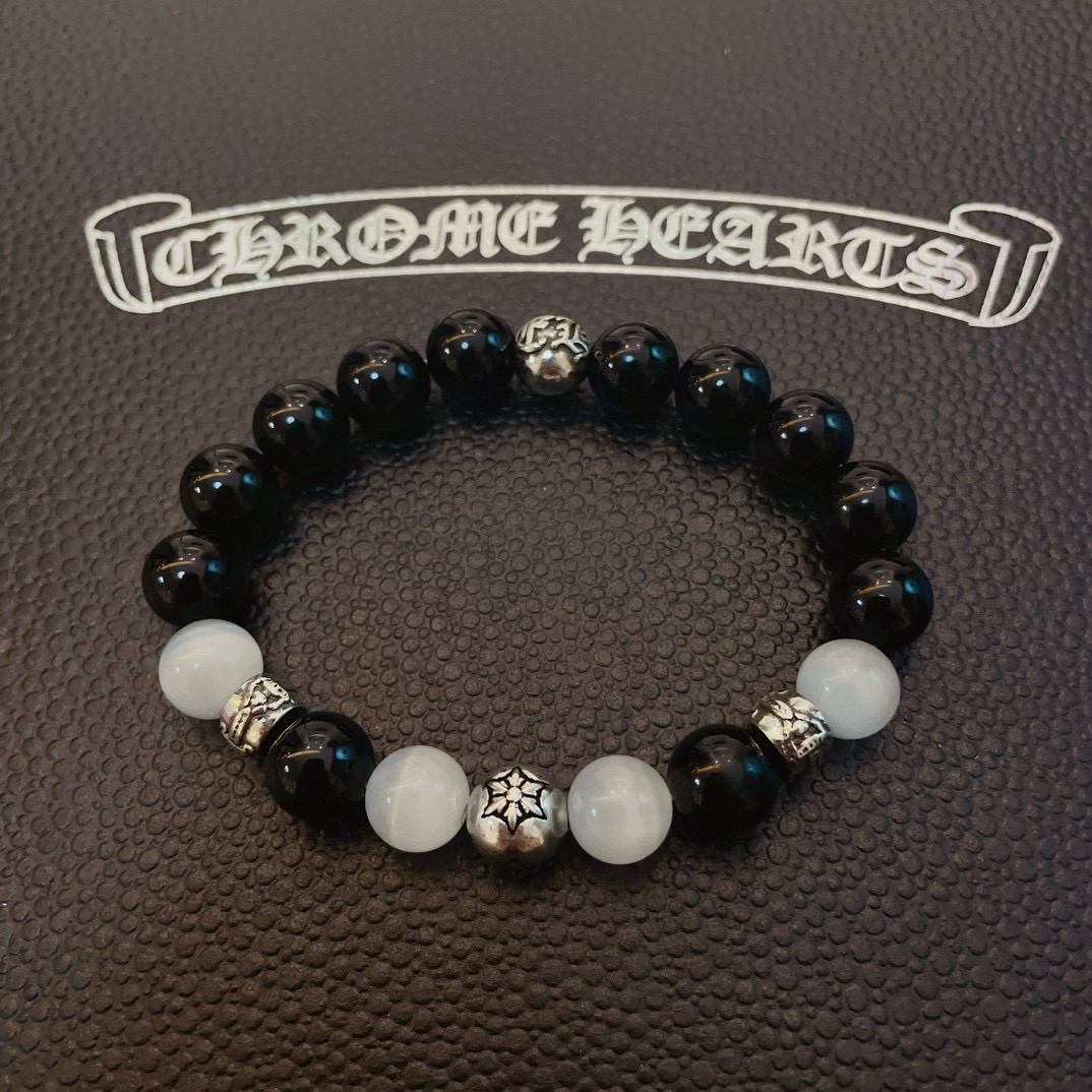  新款【专柜品质】Chrome Hearts克罗心 经典复古多元素手链手串，凹凸造型不同的花纹设计风格 