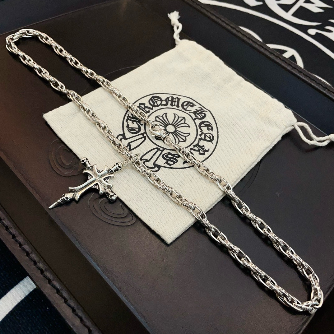  新款【专柜品质】Chrome Hearts克罗心经典复古项链 骷髅头十字架吊坠 凹凸造型不同的花纹设计