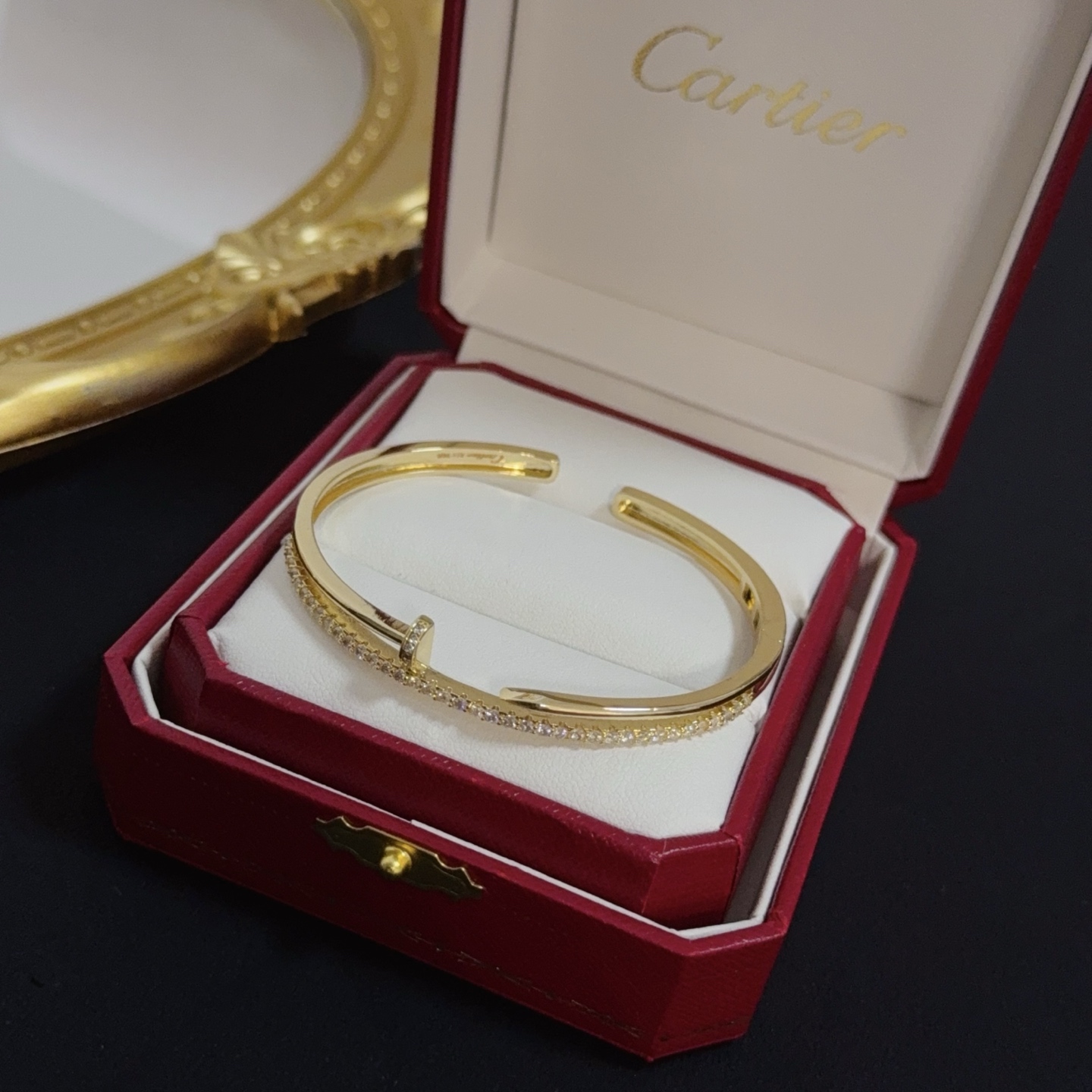 Elegante Brazalete Cartier Juste un Clou con Diamantes en Oro Amarillo 3 i1752842871771 3270 0 1