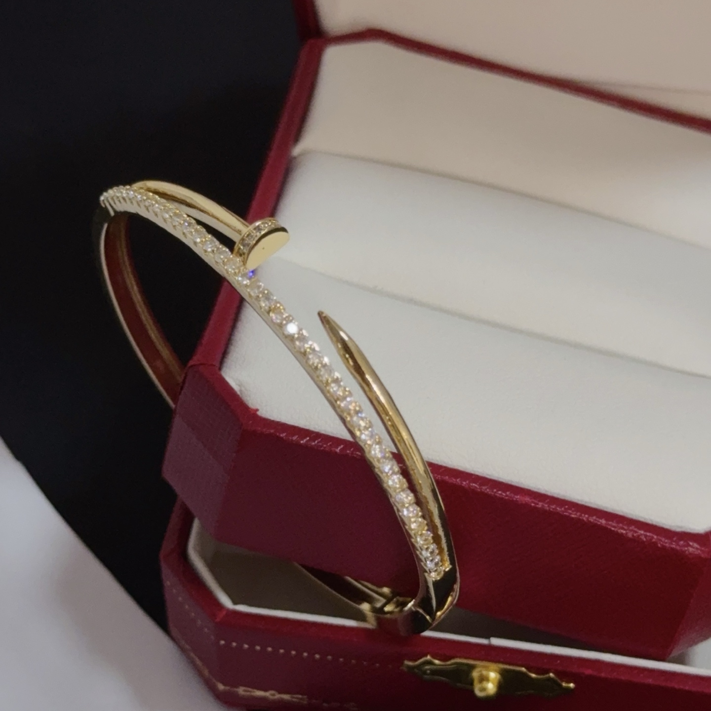 Elegante Brazalete Cartier Juste un Clou con Diamantes en Oro Amarillo 8 i1752842871784 1489 0 5